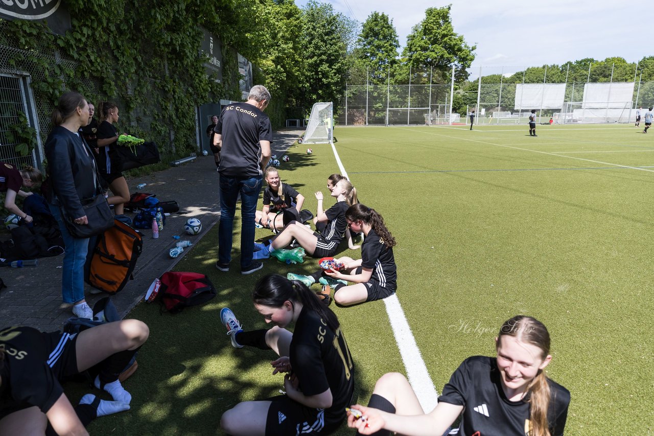 Bild 79 - wBJ SC Condor - VfL Pinneberg : Ergebnis: 3:2